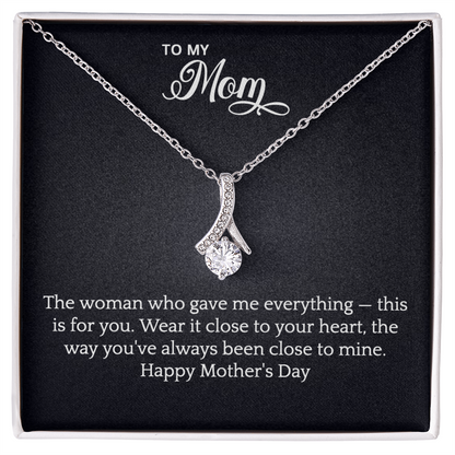 Alluring beauty necklace